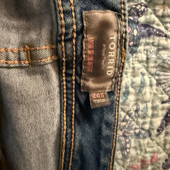 TORRID Luxe Slim Boot Jeans - Picture 4 of 7